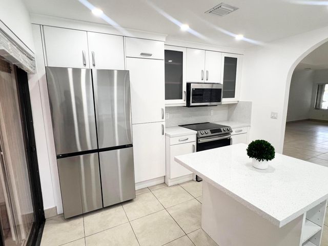7659 Sierra Terrace W, Boca Raton, FL 33433