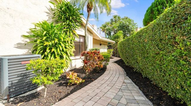 7659 Sierra Terrace W, Boca Raton, FL 33433