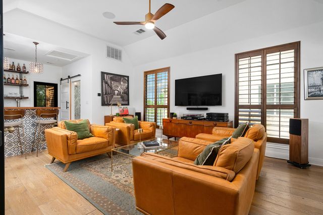 106 Lakota PASS, Austin, TX 78738