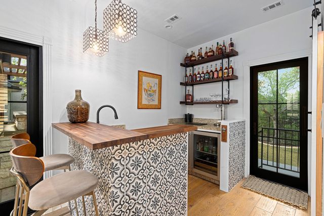 106 Lakota PASS, Austin, TX 78738