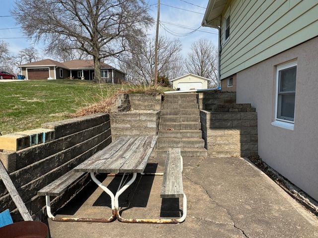 310 Benton Street, Le Claire, IA 52753
