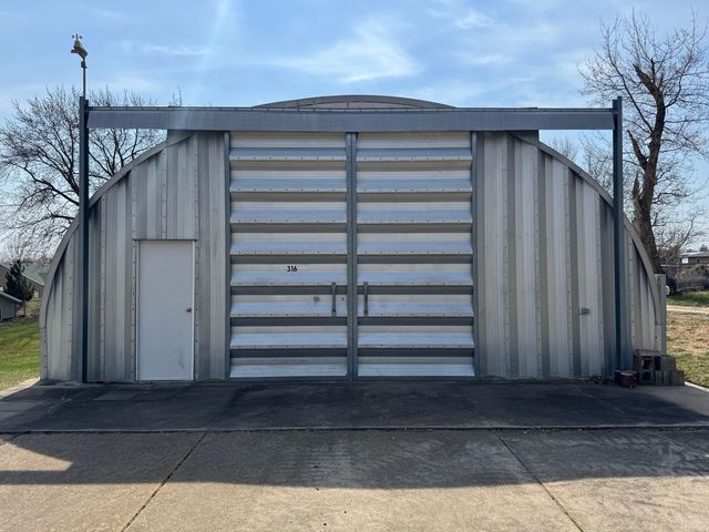 310 Benton Street, Le Claire, IA 52753