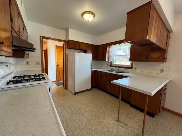 310 Benton Street, Le Claire, IA 52753