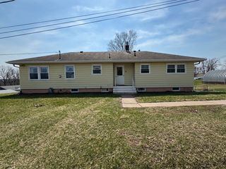 310 Benton Street, Le Claire, IA 52753