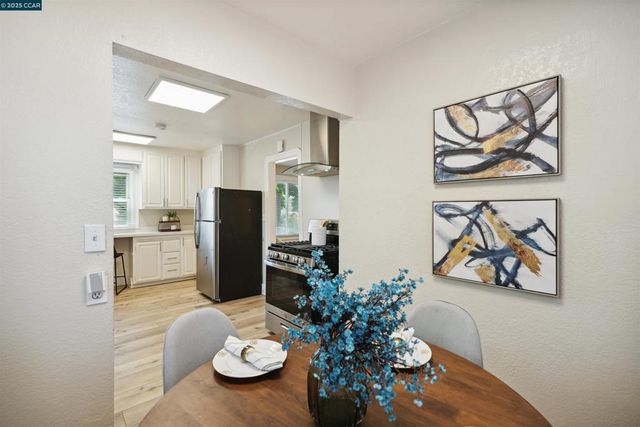 7700 Garfield Avenue, Oakland, CA 94605