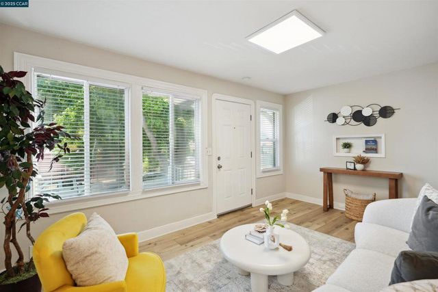 7700 Garfield Avenue, Oakland, CA 94605