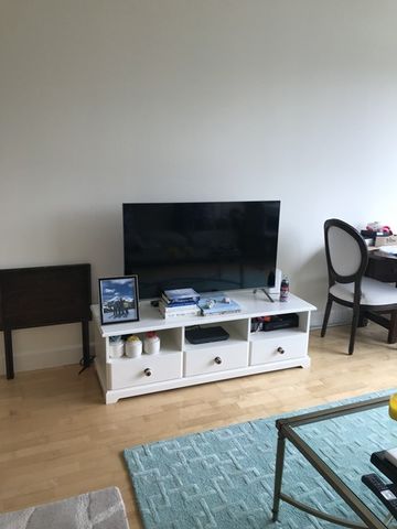10 Bowdoin 503, Boston, MA 02114