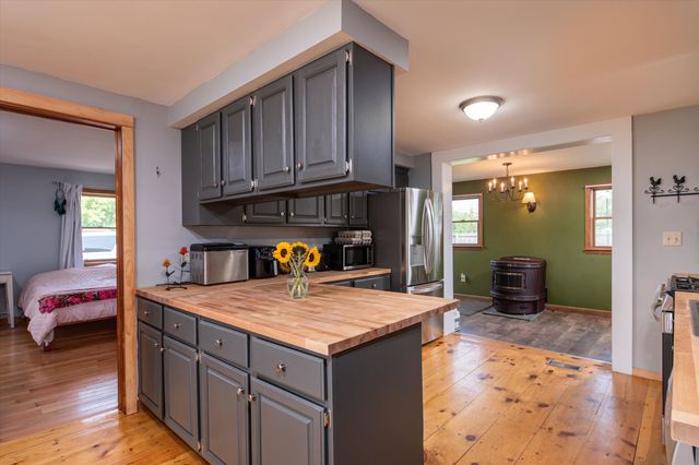 817 York Street Extension, Poultney, VT 05764