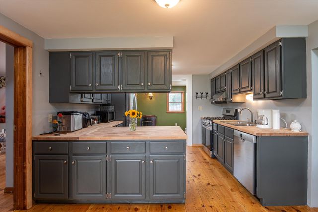 817 York Street Extension, Poultney, VT 05764