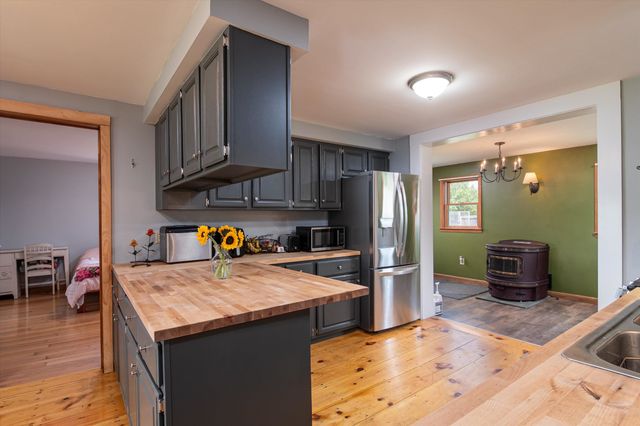 817 York Street Extension, Poultney, VT 05764