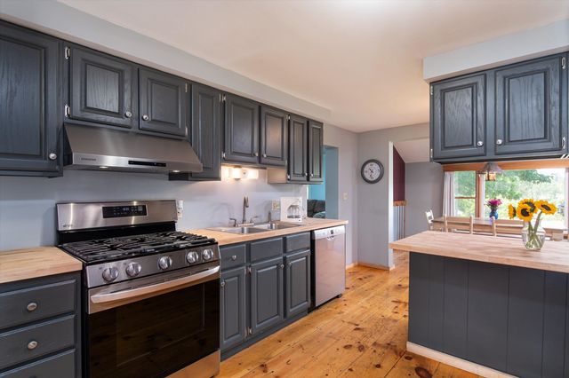 817 York Street Extension, Poultney, VT 05764
