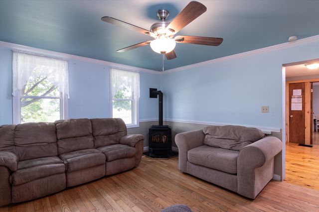817 York Street Extension, Poultney, VT 05764