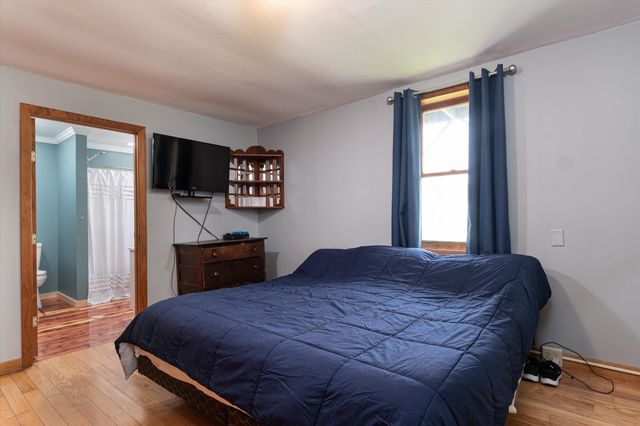 817 York Street Extension, Poultney, VT 05764