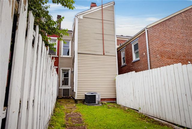 363 44th St, Lawrenceville, PA 15201