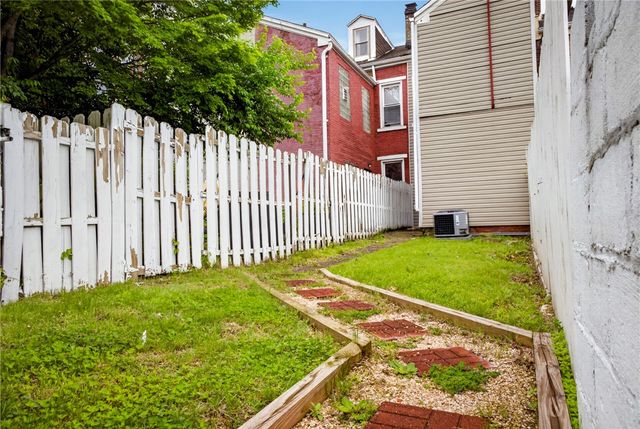 363 44th St, Lawrenceville, PA 15201