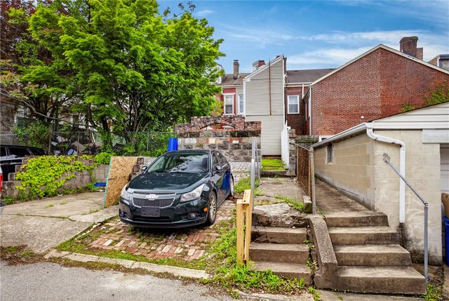 363 44th St, Lawrenceville, PA 15201