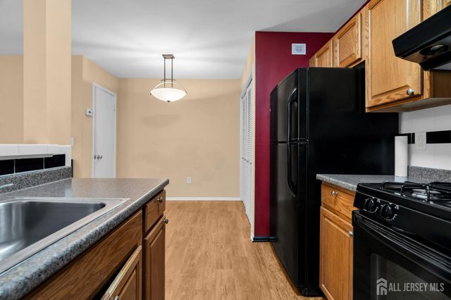 19 Delavan Court, New Brunswick, NJ 08901