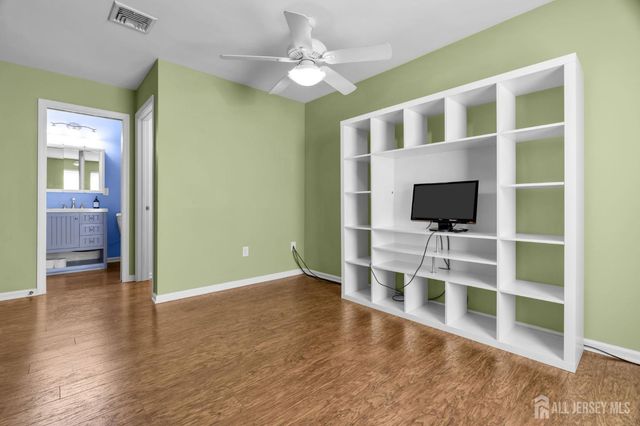 19 Delavan Court, New Brunswick, NJ 08901