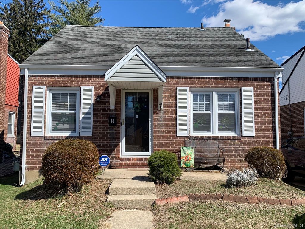 6 Wilton Street, New Hyde Park, NY 11040 — exterior