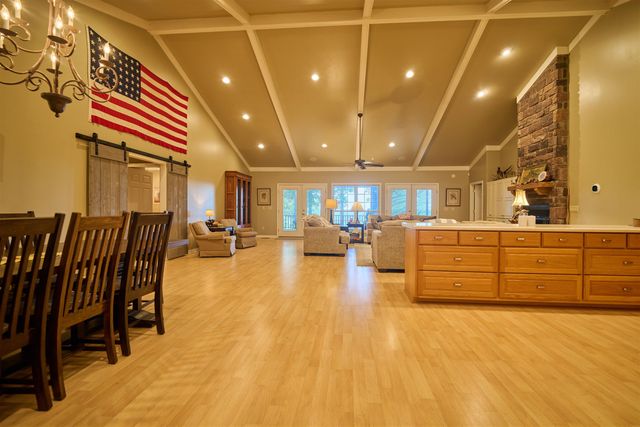 4 Kee Trl, Hardy, AR 72529