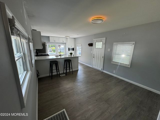 422 4th Street, Jackson, NJ 08527