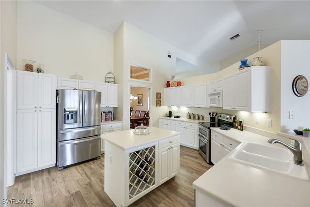 6374 Old Mahogany CT, Naples, FL 34109