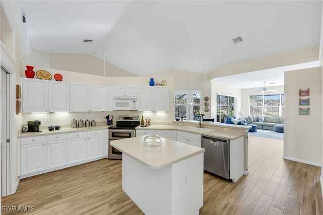 6374 Old Mahogany CT, Naples, FL 34109