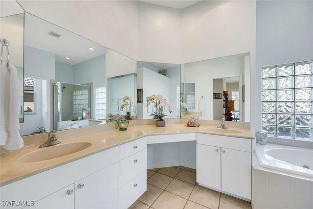 6374 Old Mahogany CT, Naples, FL 34109