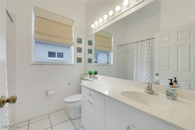 6374 Old Mahogany CT, Naples, FL 34109