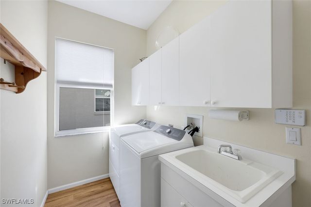 6374 Old Mahogany CT, Naples, FL 34109