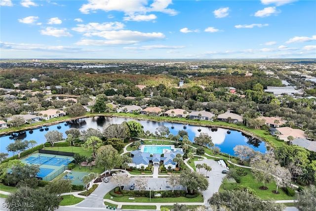 6374 Old Mahogany CT, Naples, FL 34109