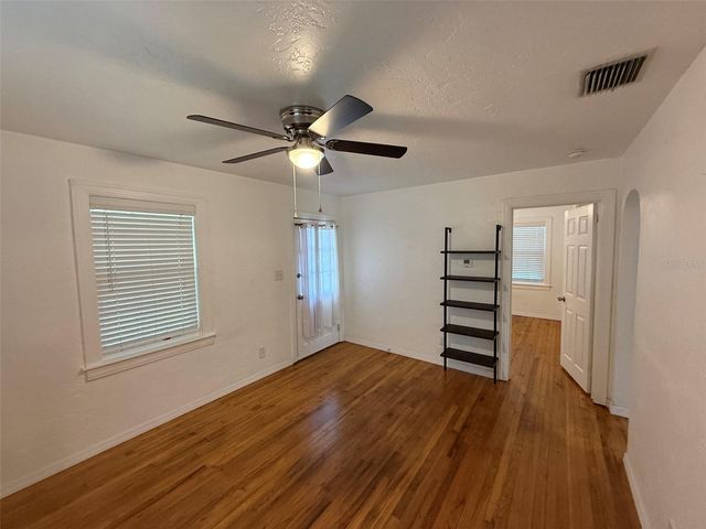 5521 5TH AVENUE N Front House, St Petersburg, FL 33710