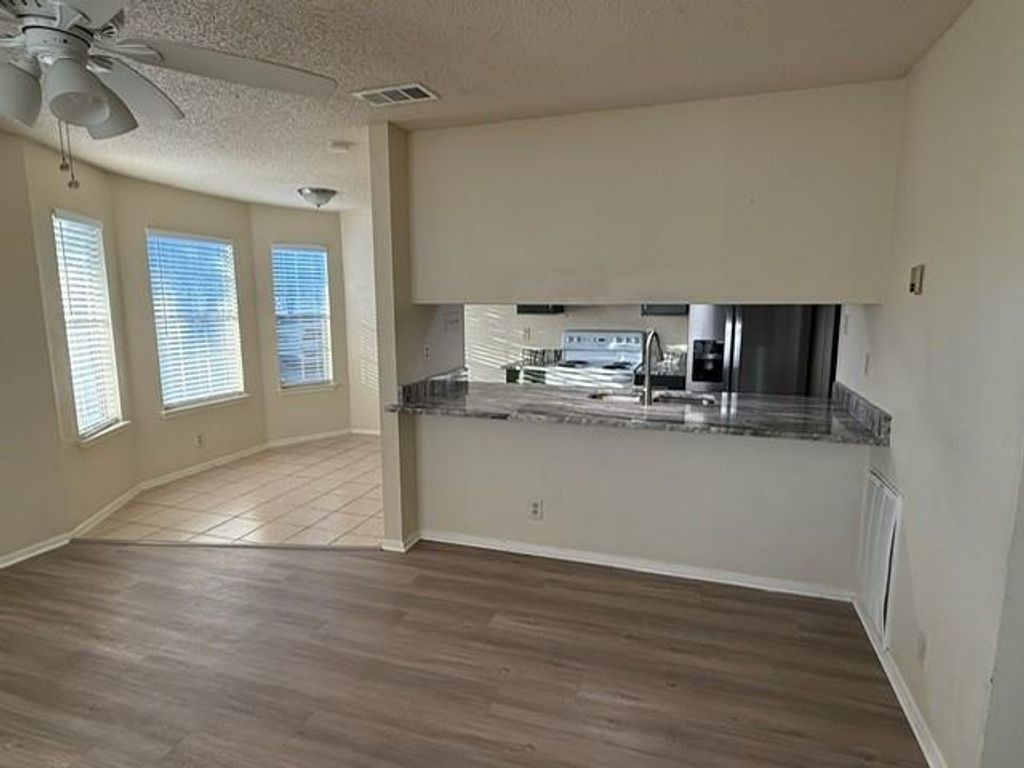 2106 Kirksey DR B, Austin, TX 78741