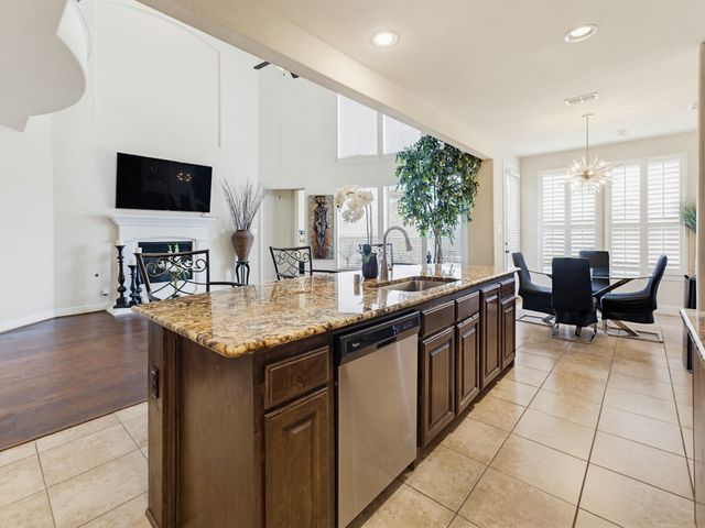7315 Vienta Point, Grand Prairie, TX 75054