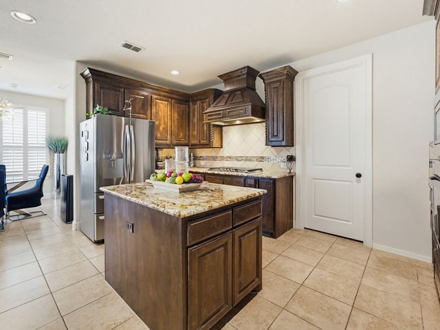 7315 Vienta Point, Grand Prairie, TX 75054