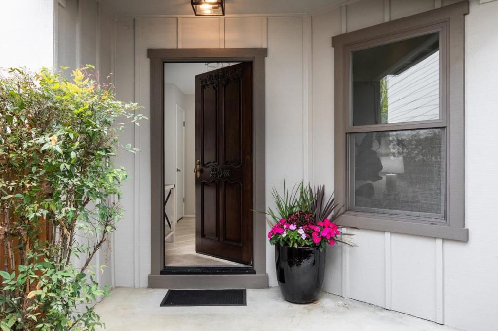 Image 3 of property listing at 1116 Doyle Place, Mountain View, CA 94040
