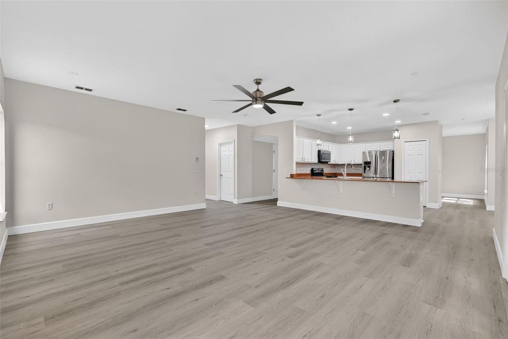 Image 11 of property listing at 402 BIG SIOUX COURT, Kissimmee, FL 34759