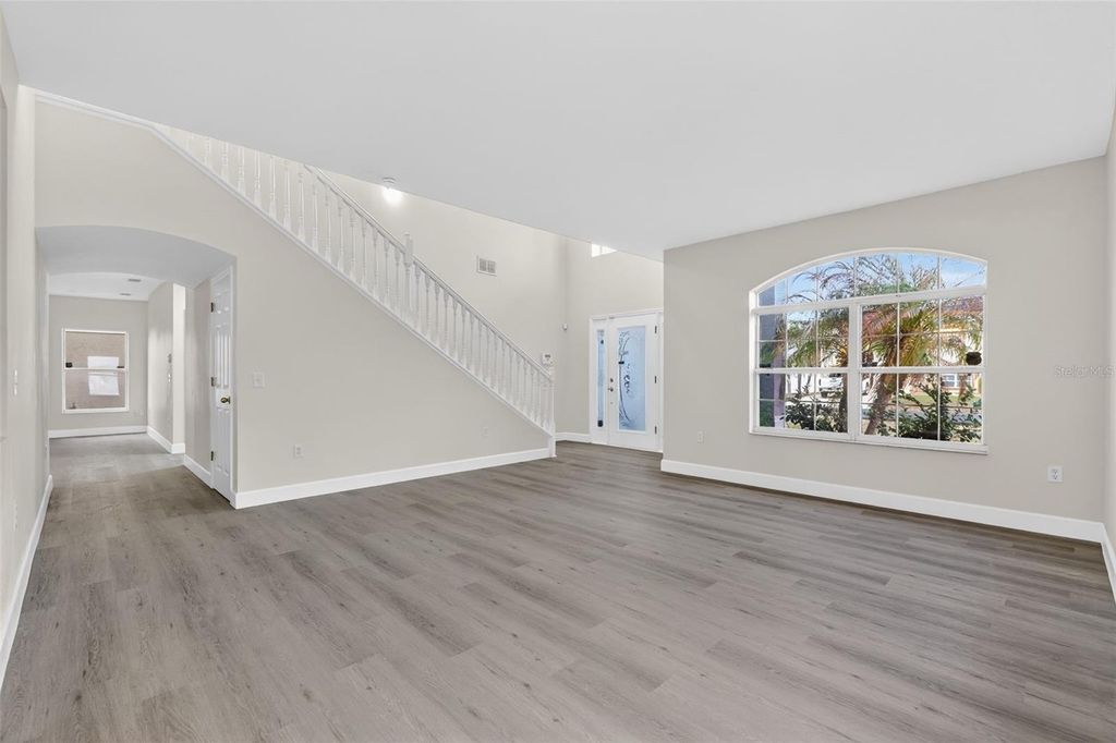 Image 12 of property listing at 402 BIG SIOUX COURT, Kissimmee, FL 34759