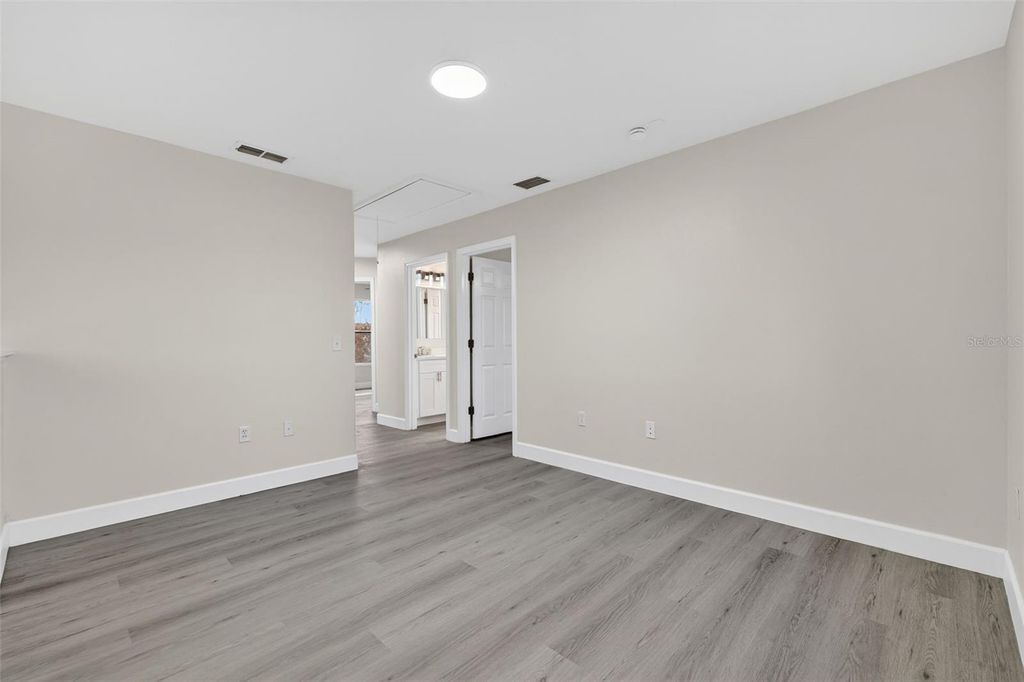 Image 34 of property listing at 402 BIG SIOUX COURT, Kissimmee, FL 34759