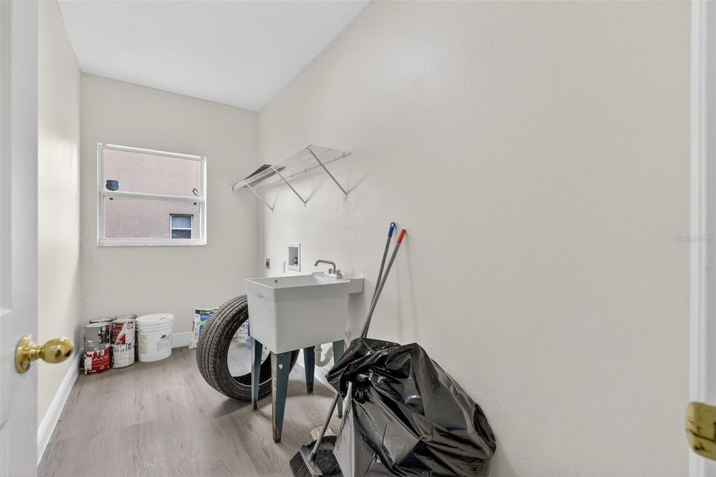 Image 35 of property listing at 402 BIG SIOUX COURT, Kissimmee, FL 34759