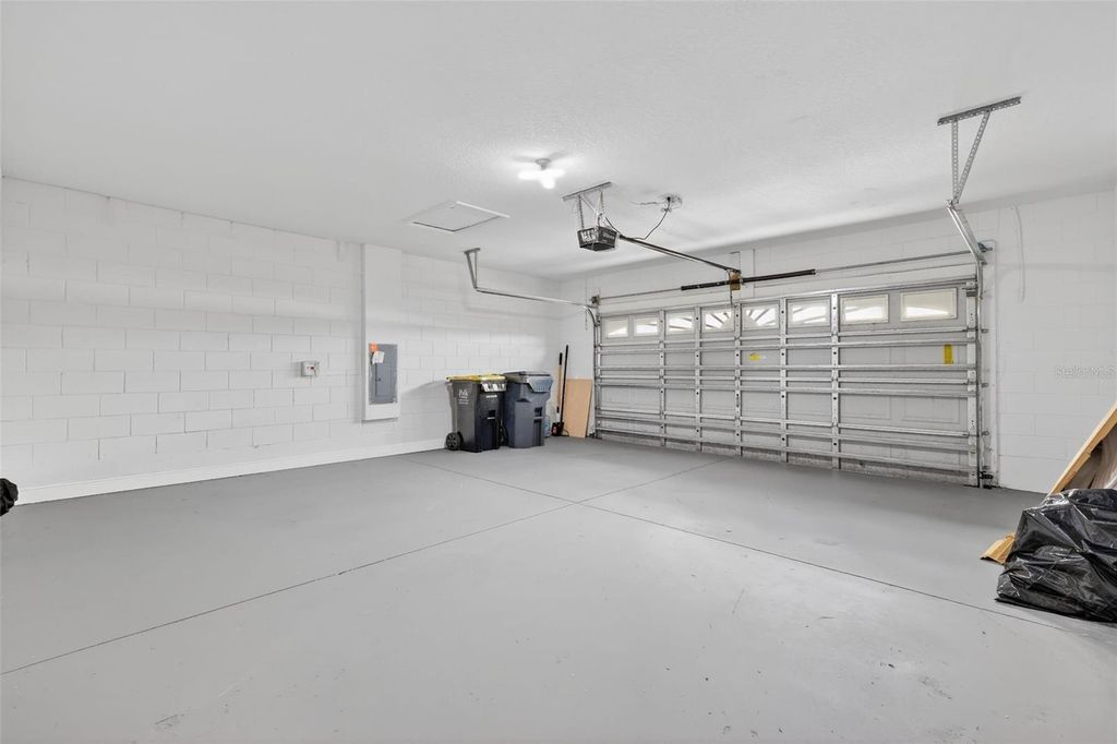 Image 36 of property listing at 402 BIG SIOUX COURT, Kissimmee, FL 34759