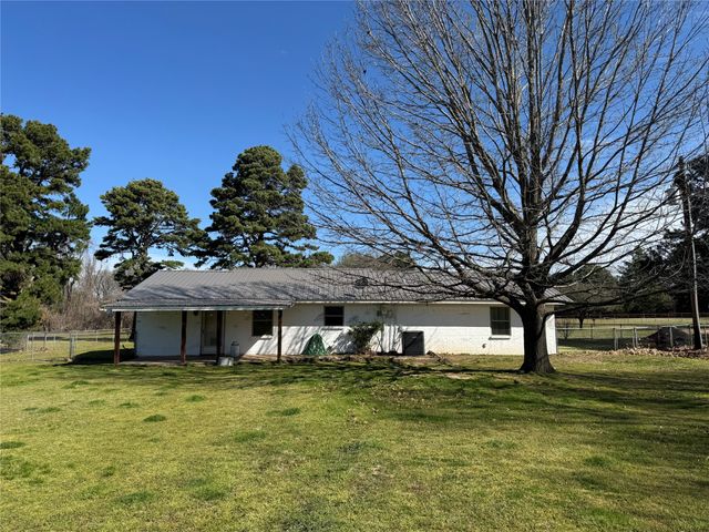 176 CR 45080, Powderly, TX 75473