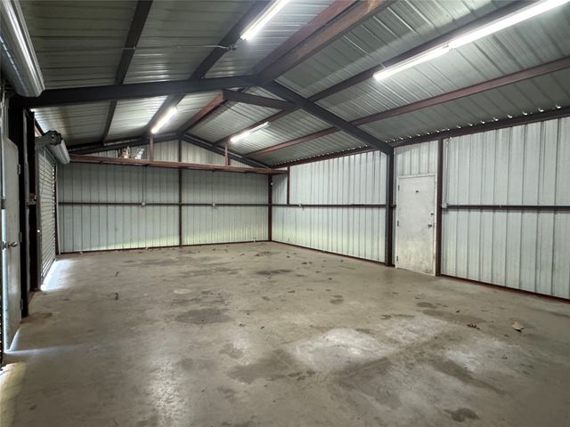 176 CR 45080, Powderly, TX 75473