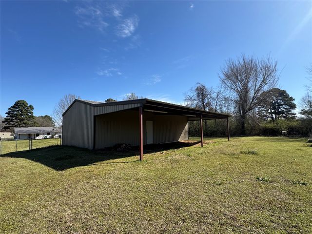 176 CR 45080, Powderly, TX 75473