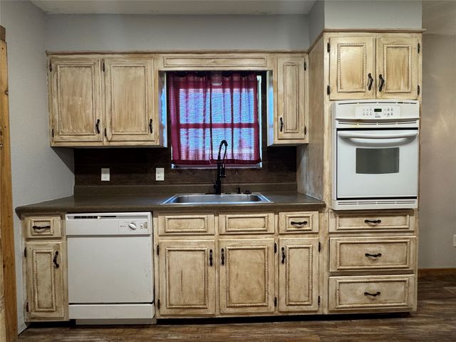 176 CR 45080, Powderly, TX 75473