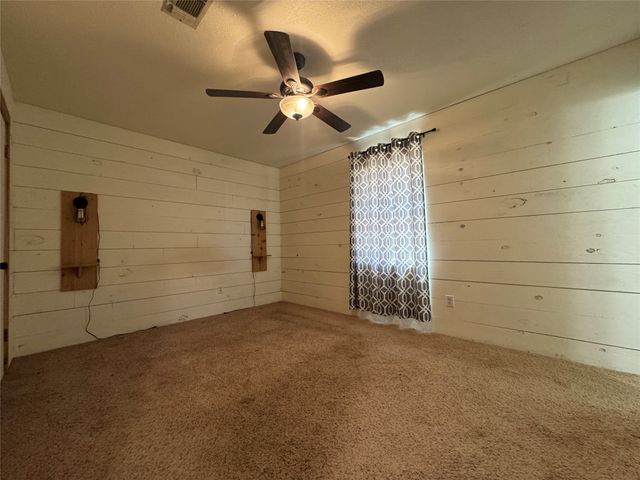 176 CR 45080, Powderly, TX 75473