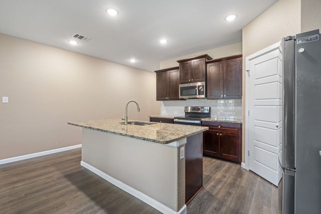531 Cherry Hills Road, Red Oak, TX 75154