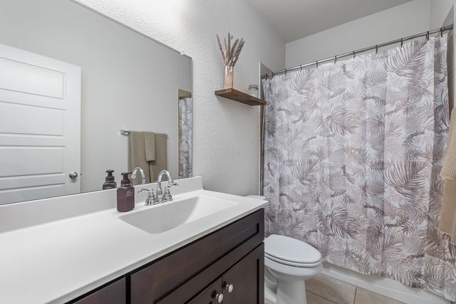 531 Cherry Hills Road, Red Oak, TX 75154