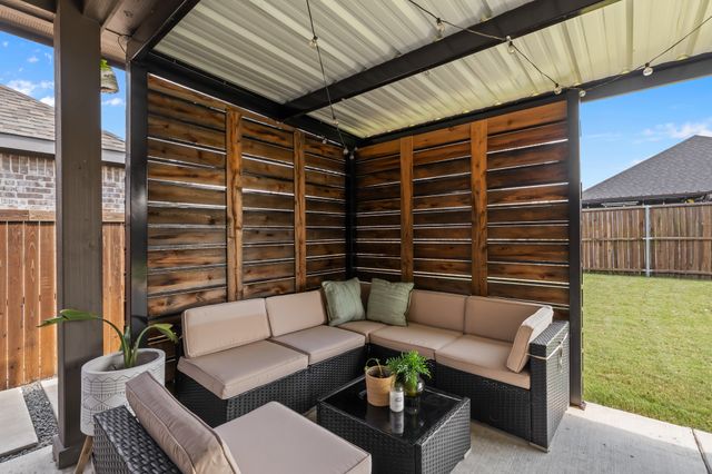 531 Cherry Hills Road, Red Oak, TX 75154