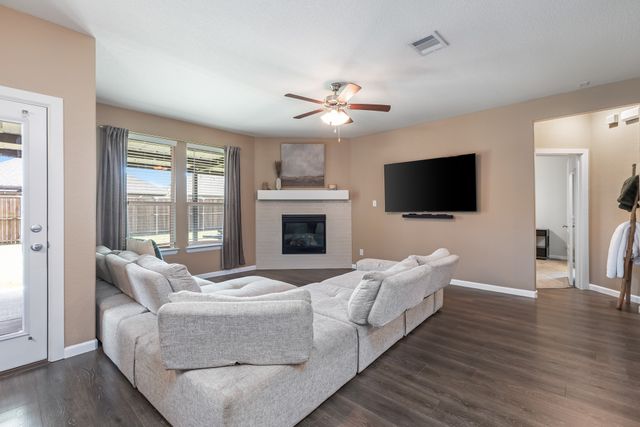 531 Cherry Hills Road, Red Oak, TX 75154